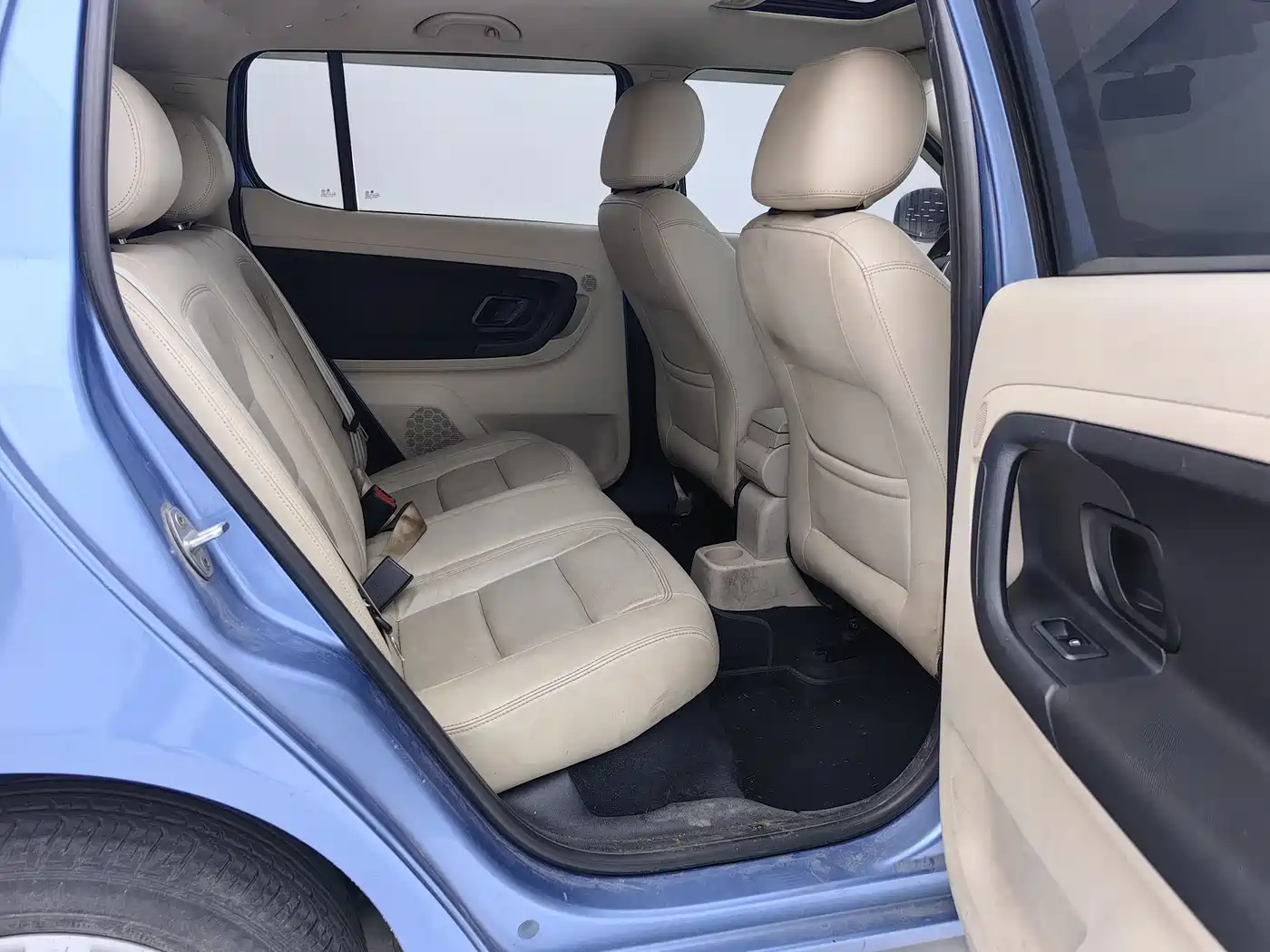 Škoda Fabia 2012 1.6L Auto Crystal Edition фото 9