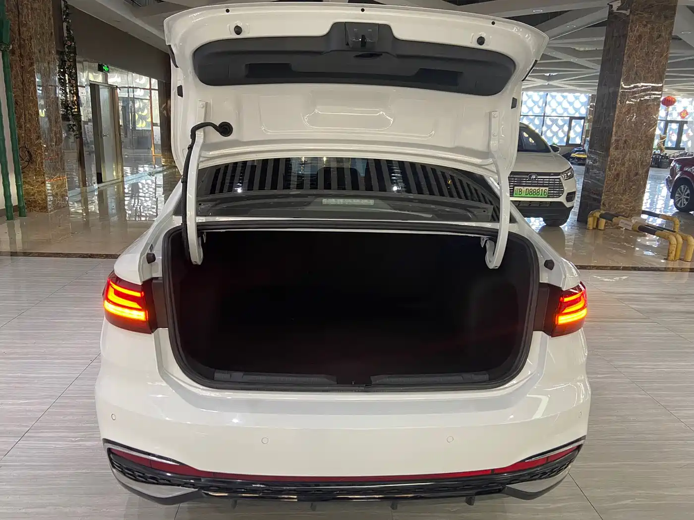Volkswagen Lavida 2023 280TSI DSG Starlight Comfort Edition фото 12
