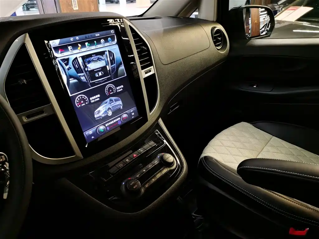 Mercedes-Benz Vito 2016 2.0T Elite Edition фото 8