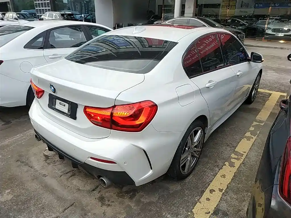 BMW 1 Series 2019 120i Leading M Sport Package фото 7