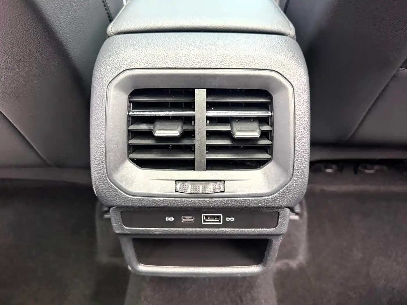 Volkswagen Tharu, миниатюра 12