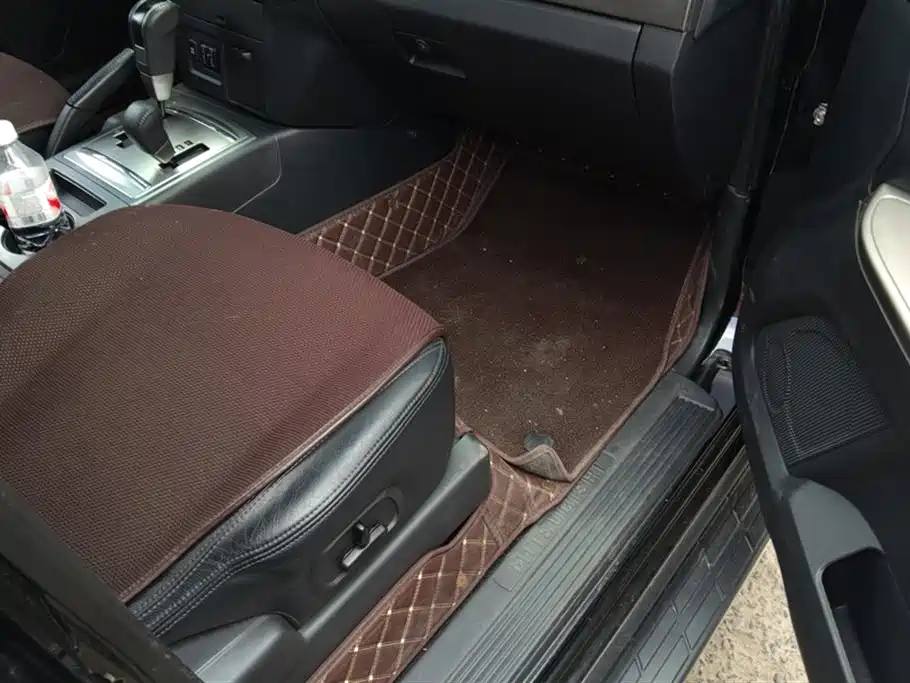 Mitsubishi Pajero (Import) 2019 3.0L Automatic Premium Edition фото 8