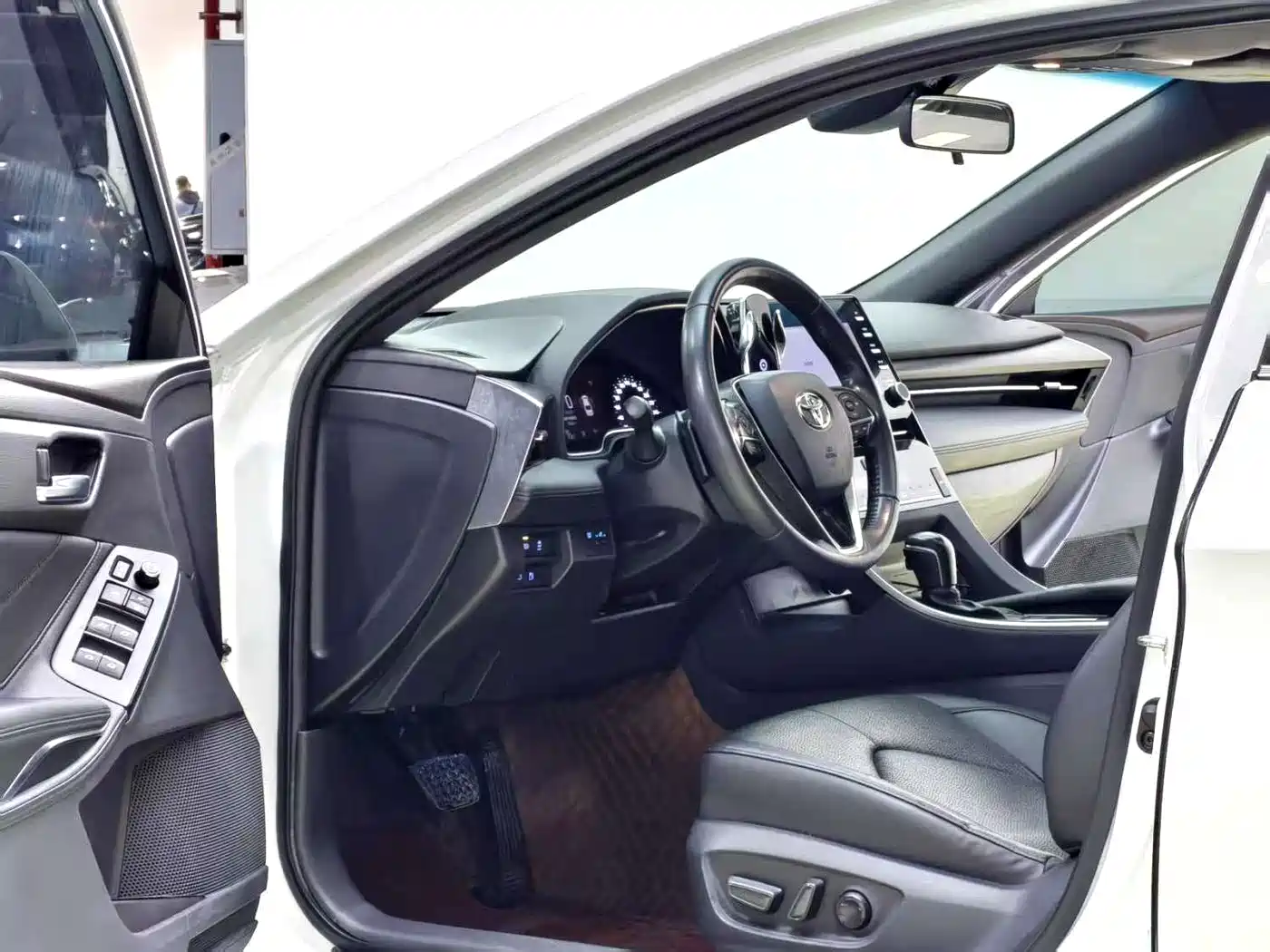 Toyota Avalon 2021 2.5L Luxury Edition фото 5