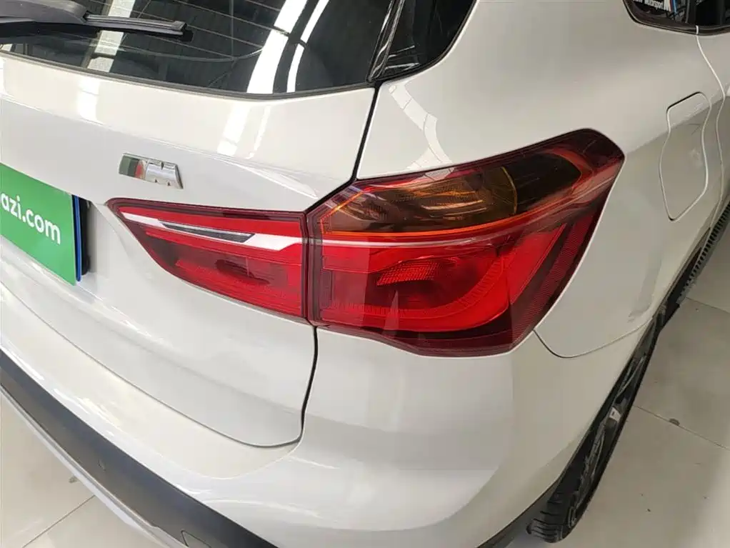BMW X1 2016 sDrive18Li Luxury Model фото 8