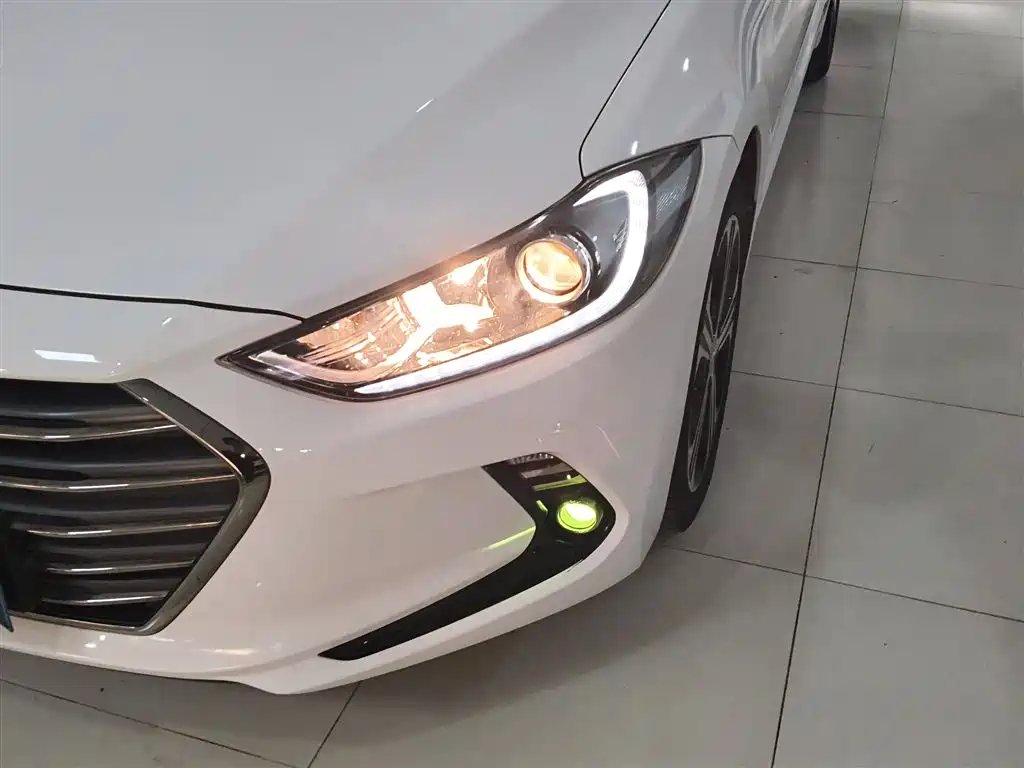 Hyundai Elantra 2018 1.4T DCT Dynamic·Vitality Model фото 17