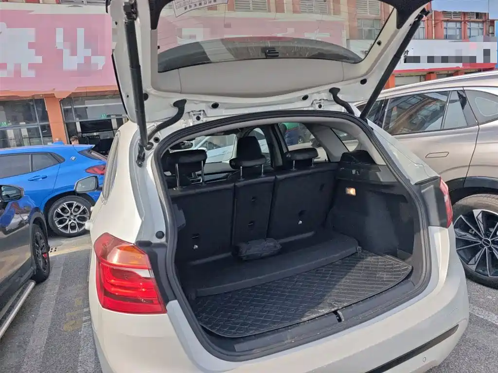 BMW 2 Series Touring 2018 218i M Sport Package фото 19