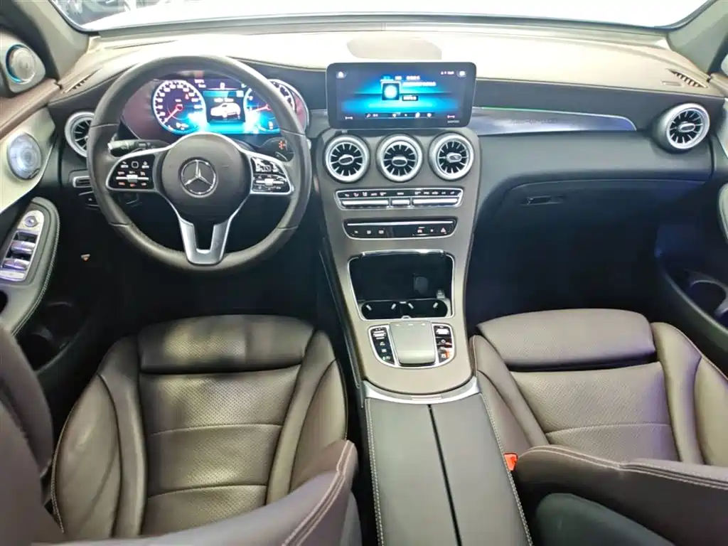 Mercedes-Benz GLC 2021 GLC 260 L 4MATIC Sporty фото 16