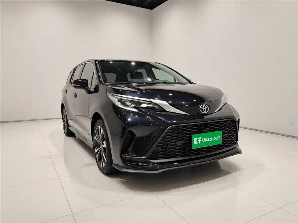 Toyota Granvia 2024 2.5L Hybrid Premium PLUS фото 12