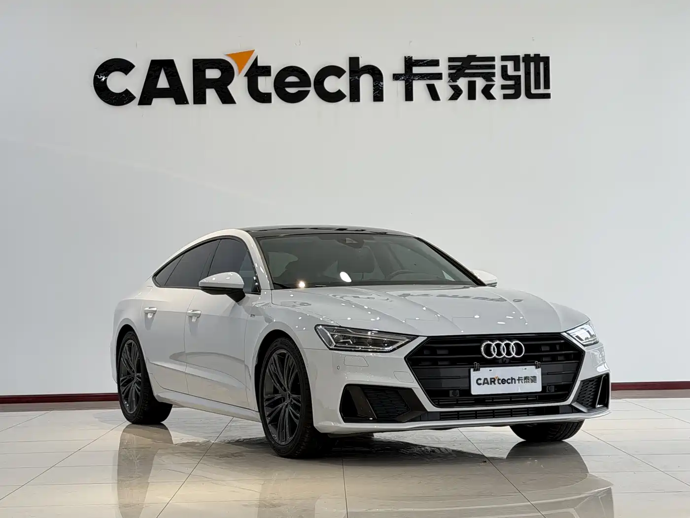 Audi A7 2023 Model 45 TFSI Premium Selection Edition фото 3