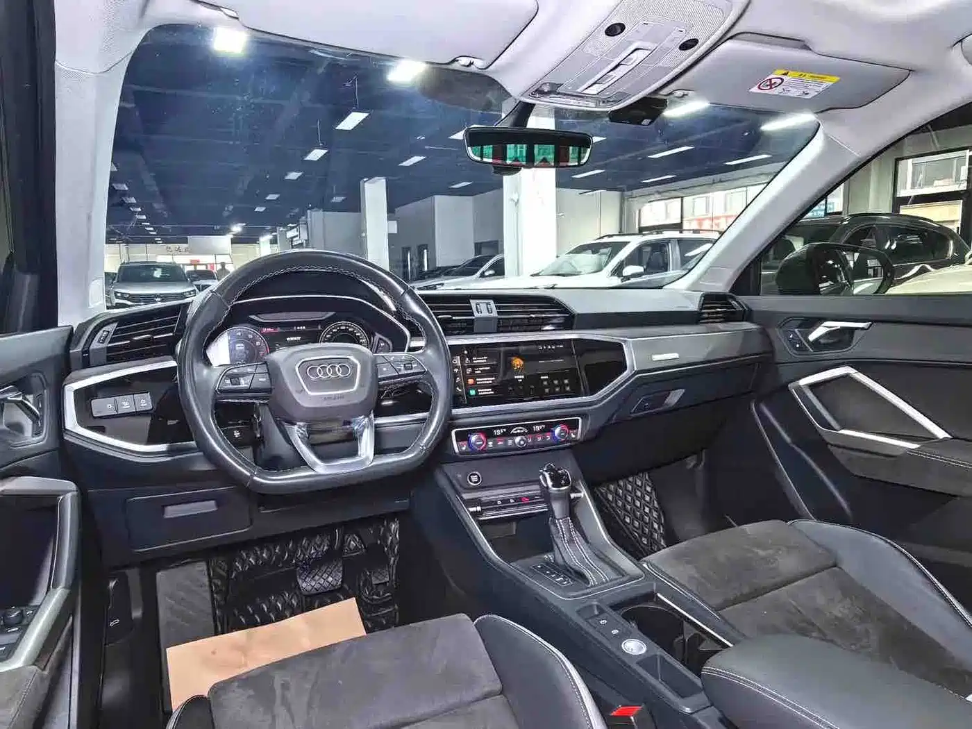 Audi Q3 2022 35 TFSI Fashion Elegance фото 12