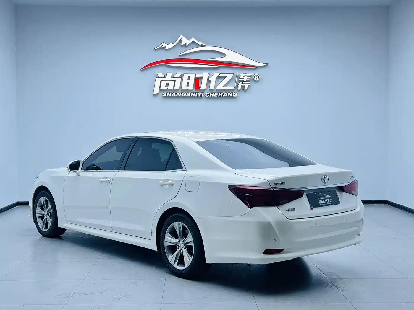 Toyota Crown 2015 2.5L Smart Edition фото 5