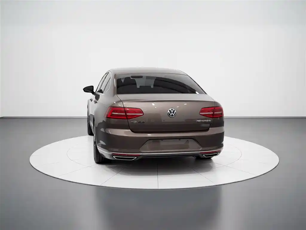 Volkswagen Magotan 2017 330TSI DSG Luxury фото 6