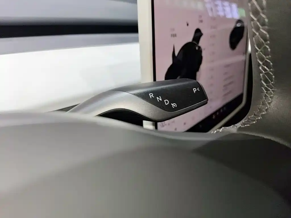 Фото 14 - Tesla Model Y