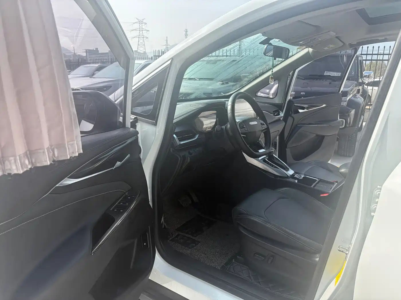 SAIC Maxus Maxus G50 2019 1.5T Automatic Luxury Edition China V фото 10