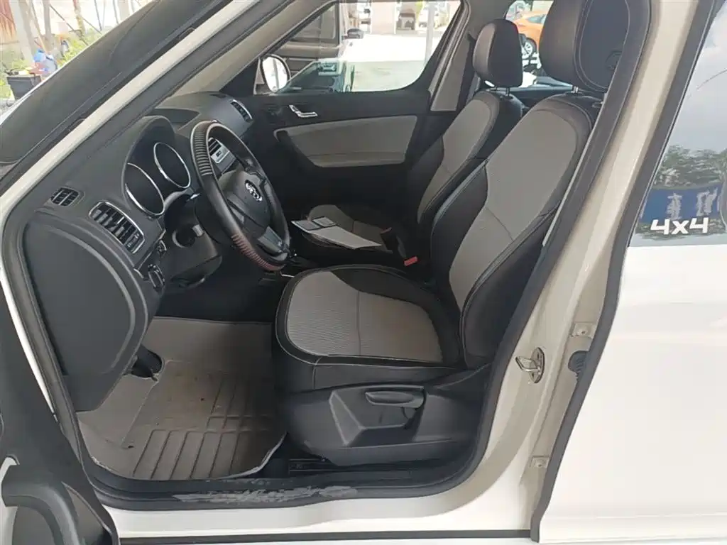 Škoda Yeti 2017 TSI280 DSG Advance фото 15