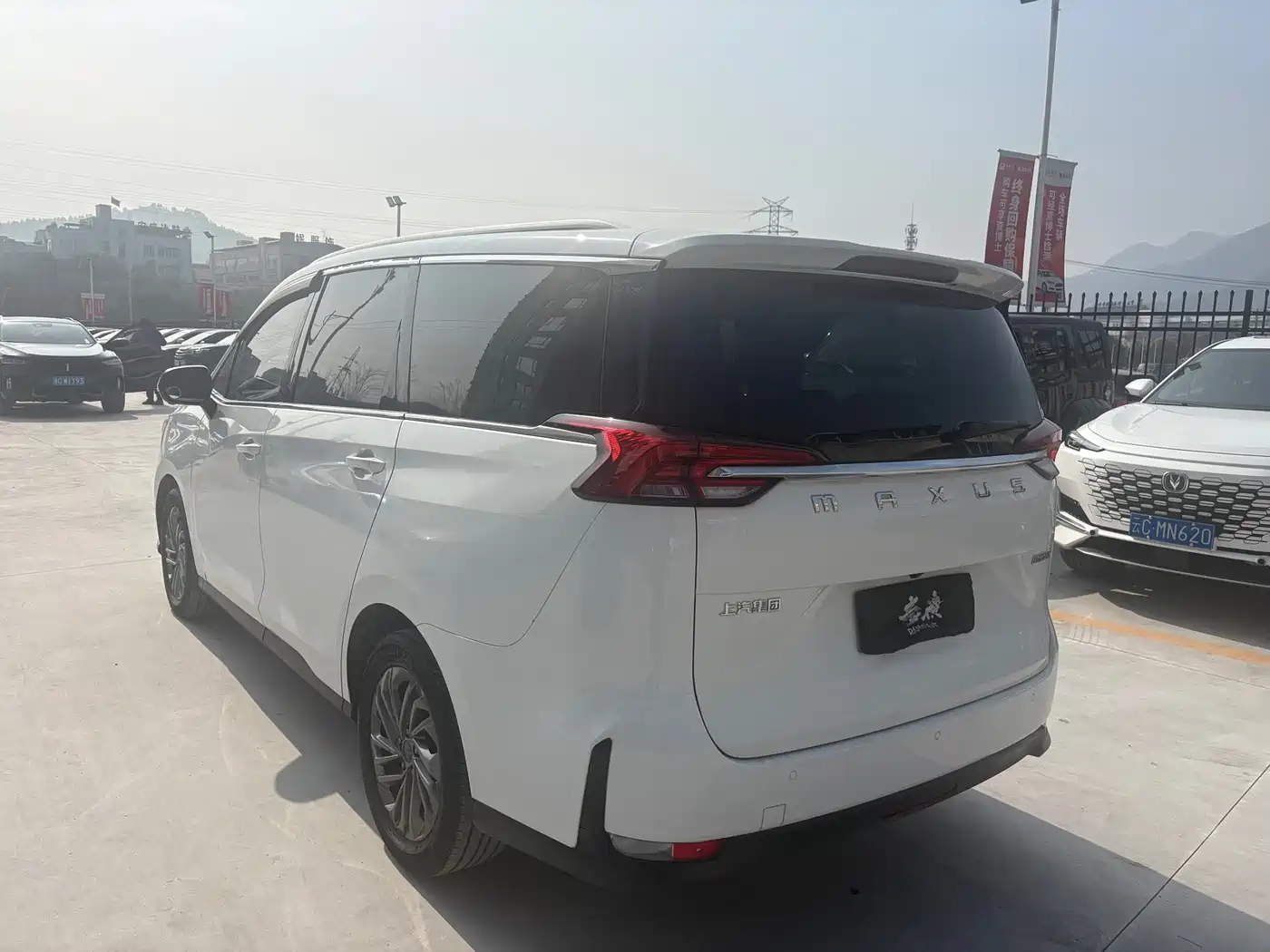 SAIC Maxus Maxus G50 2019 1.5T Automatic Luxury Edition China V фото 8