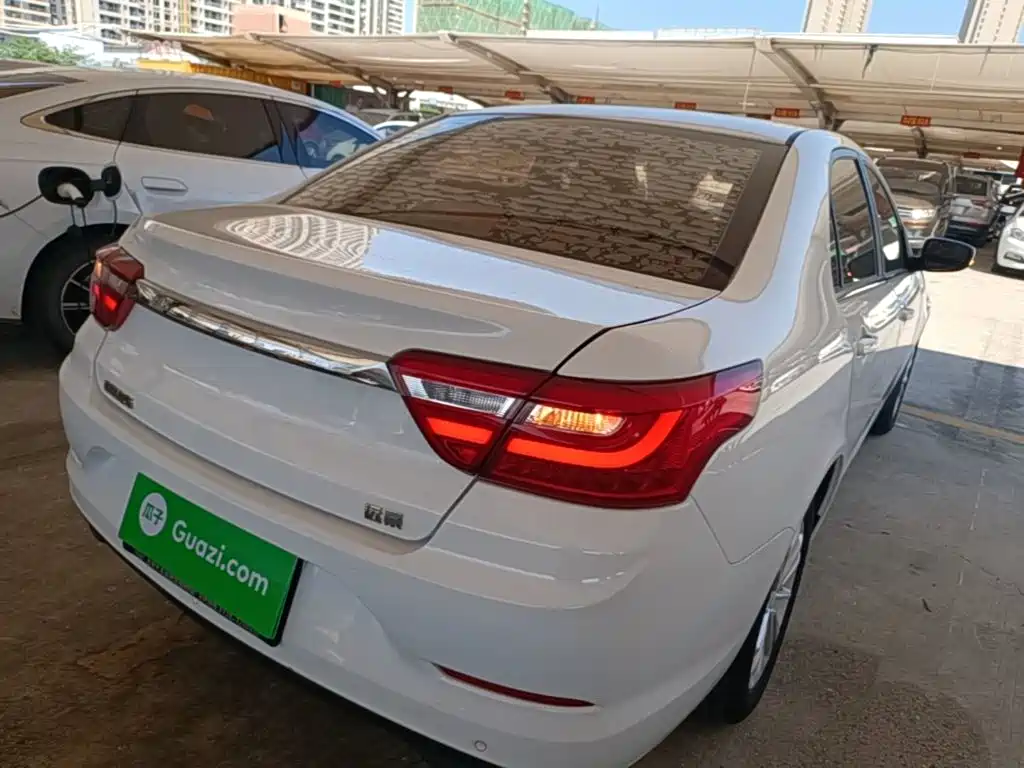 Photo 7 - Geely Vision