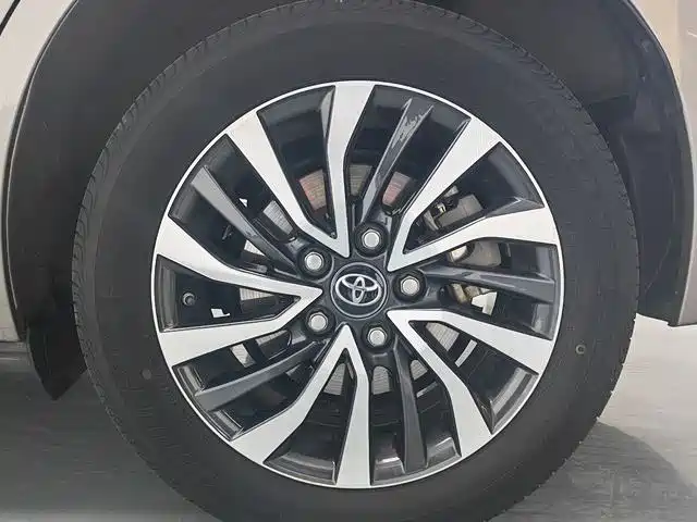 Toyota Corolla Twin Engine E+ 2020 1.8L E-CVT Comfort Edition фото 18