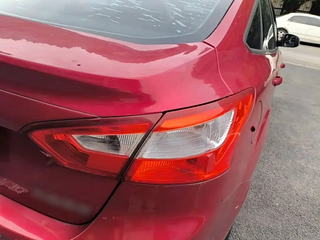 Фото 8 - Ford Focus