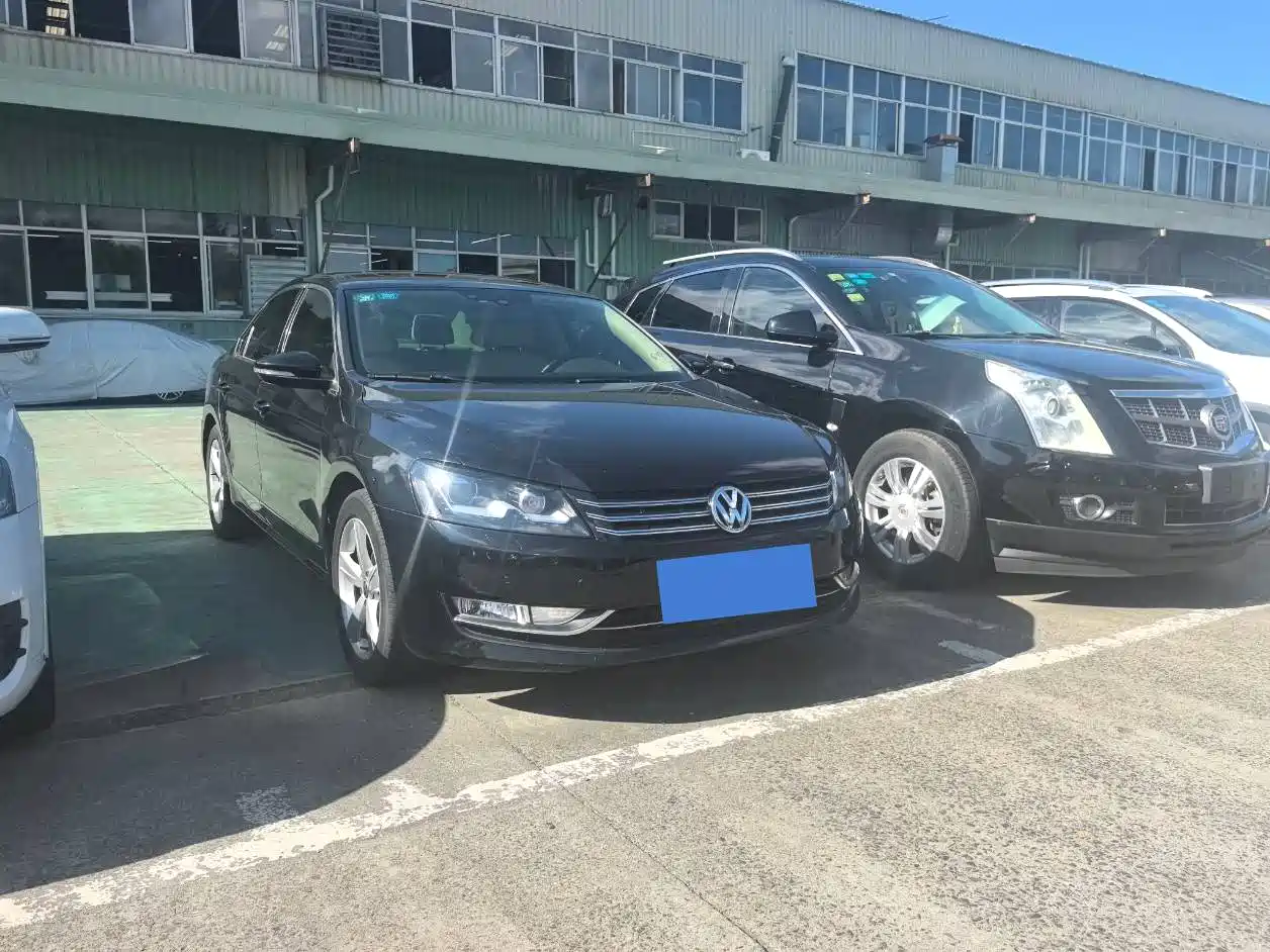 Volkswagen Passat 2011 1.8TSI DSG Royal Edition фото 3