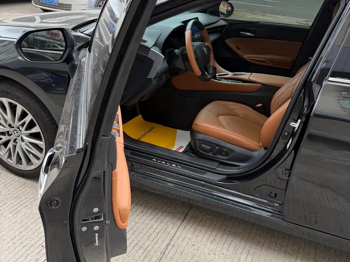 Toyota Avalon 2024 Model Hybrid 2.5L XLE Prestige Edition фото 6