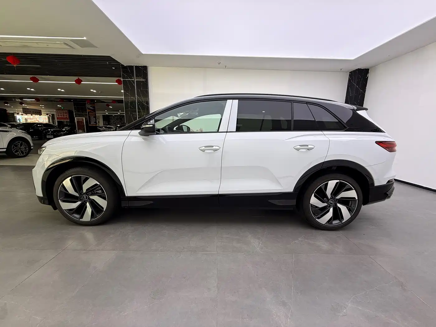 Audi Q5 e-tron 2024 50 e-tron quattro Glory Edition Mech Package фото 5