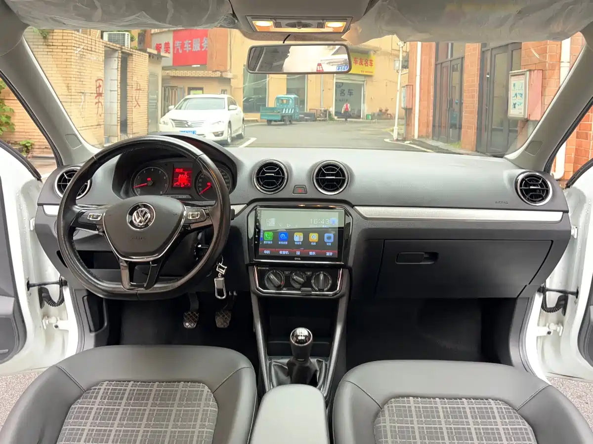 Volkswagen Jetta 2019 Dream Edition 1.5L Manual Comfort фото 6