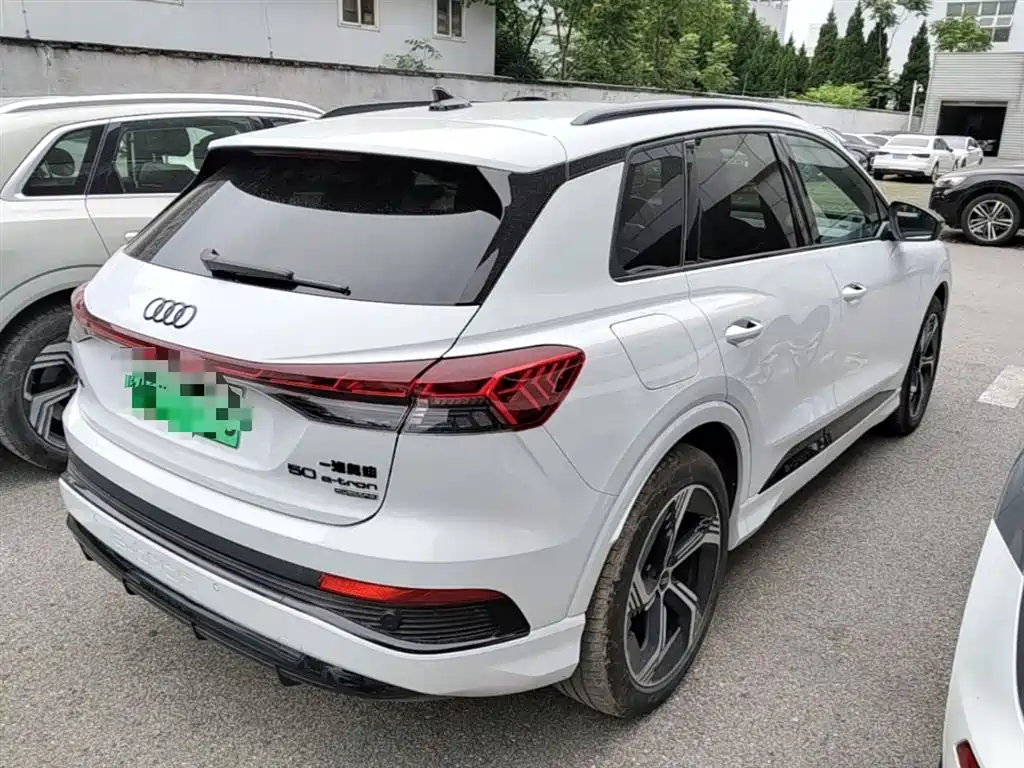 Audi Q4 e-tron 2024 50 e-tron quattro Creation Night Edition фото 12