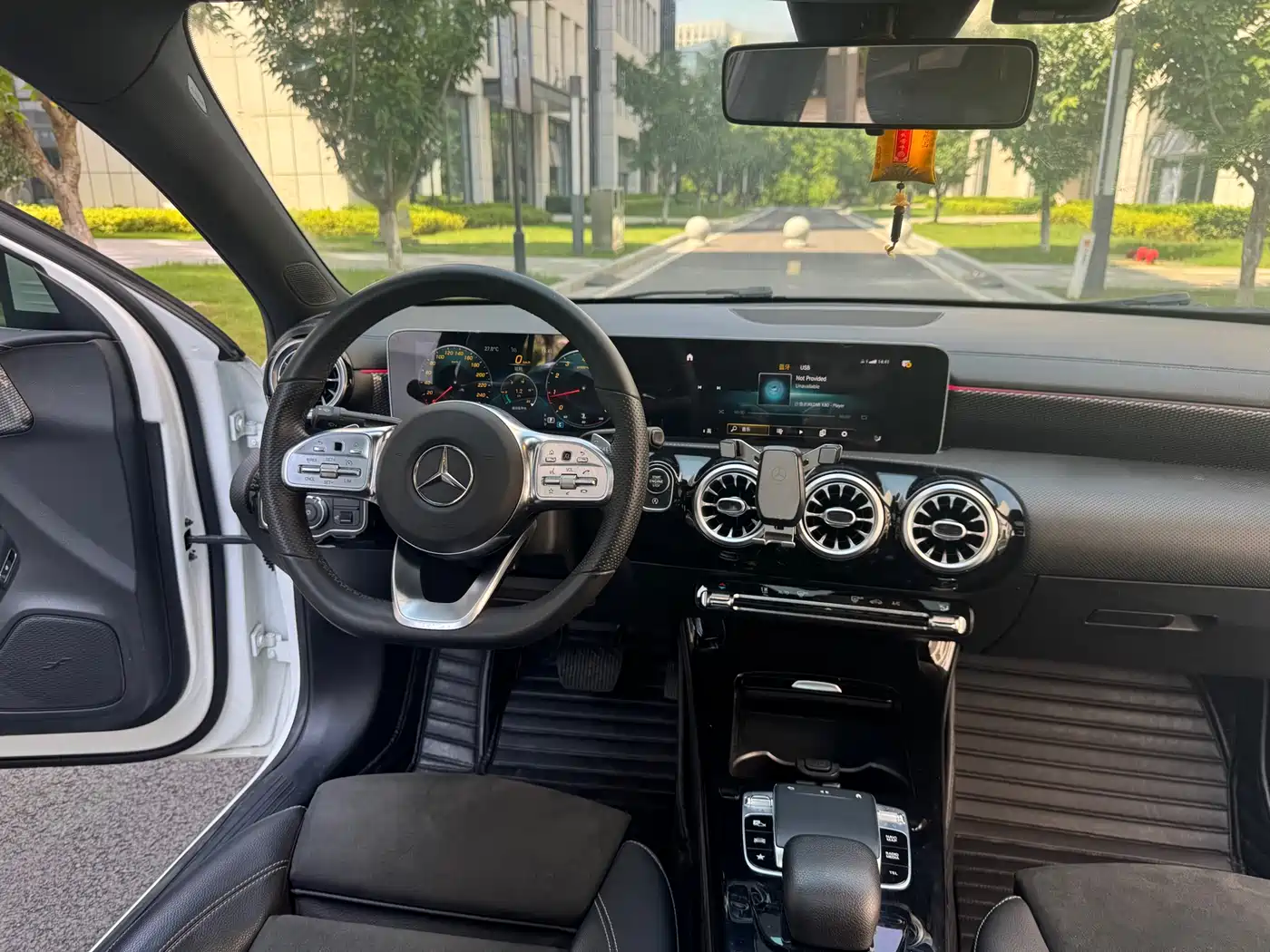 Mercedes-Benz A-Class 2019 A 200 L Sport Sedan фото 13