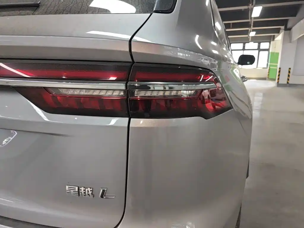 Фото 24 - Geely Monjaro