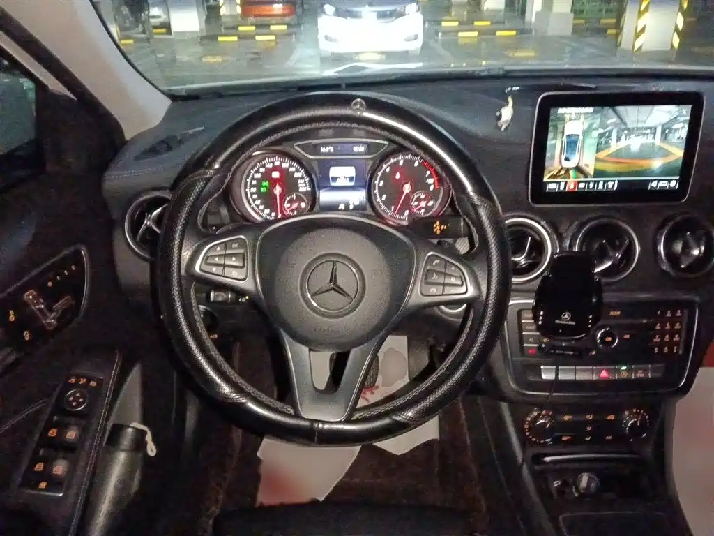 Mercedes-Benz GLA 2017 GLA 200 Fashion фото 3