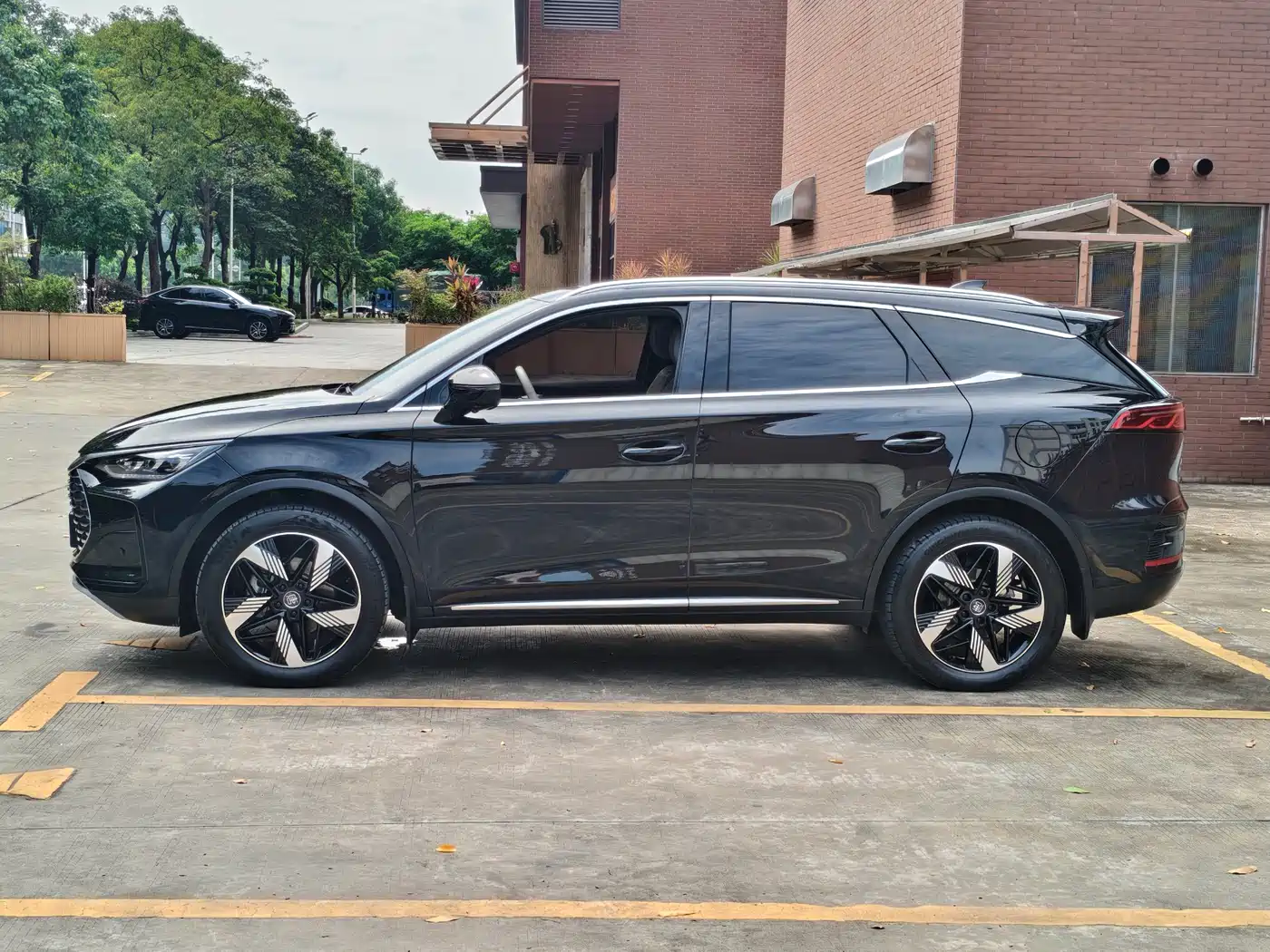 BYD Tang New Energy 2024 DM-i Honor Edition 112KM Premium фото 5