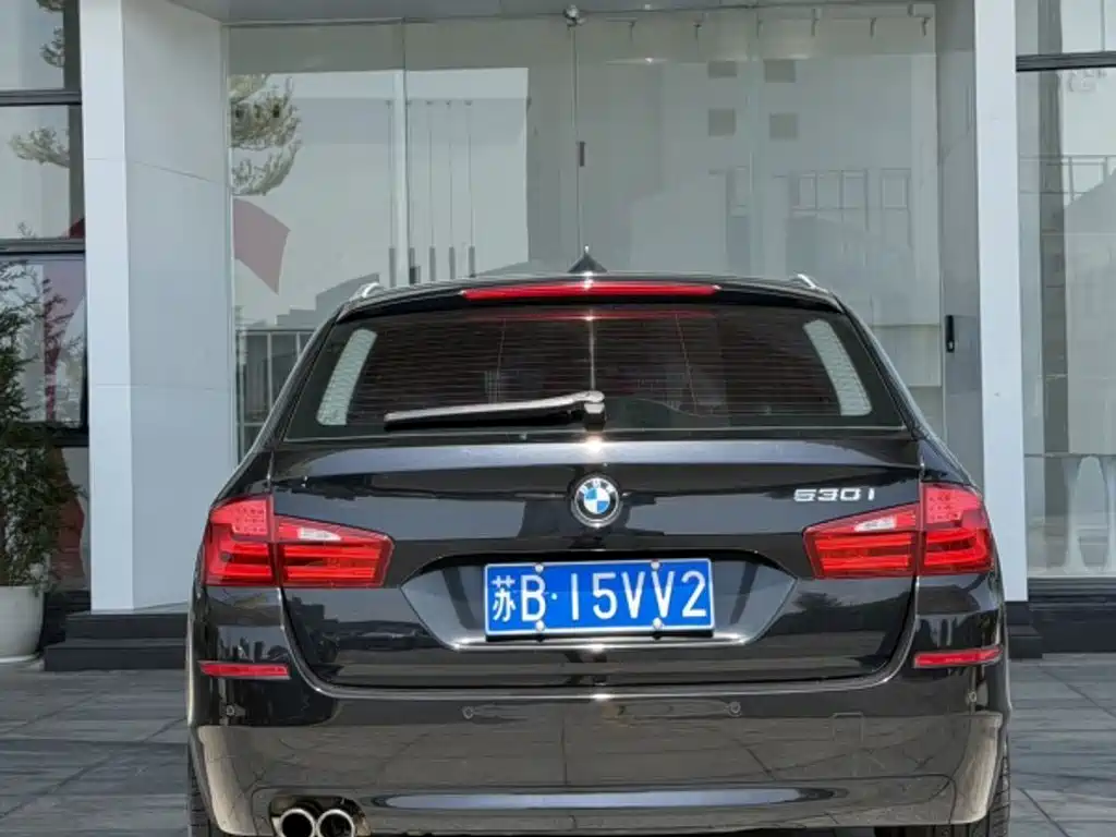 BMW 5 Series (Import) 2013 2012 530i Leading Touring Edition