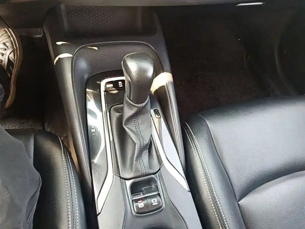 Toyota Corolla 2019 1.2T S-CVT Sport Edition фото 14