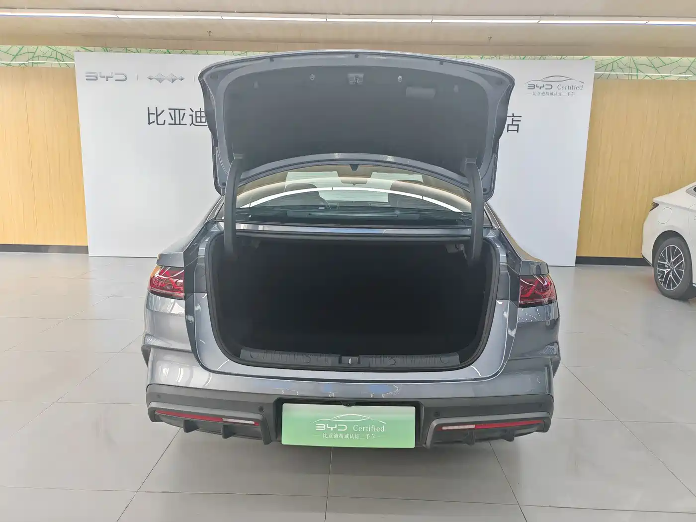 BYD Qin L 2025 DM-i Smart Drive Edition 120KM Leading фото 7