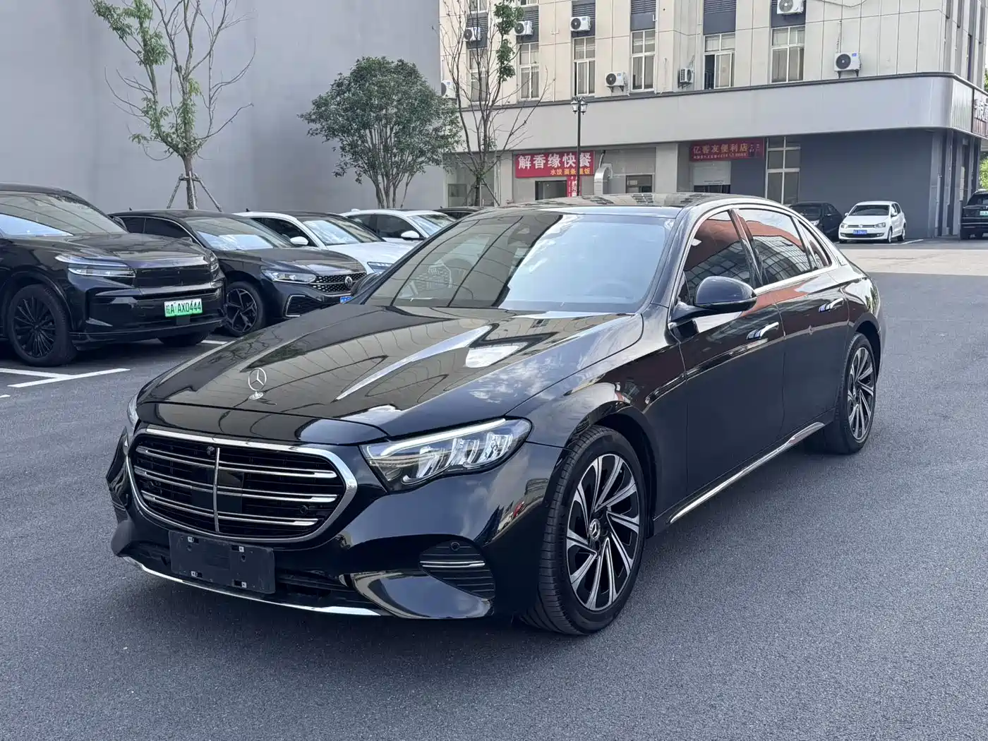 Mercedes-Benz E-Class 2024 Model E 300 L Luxury фото 2