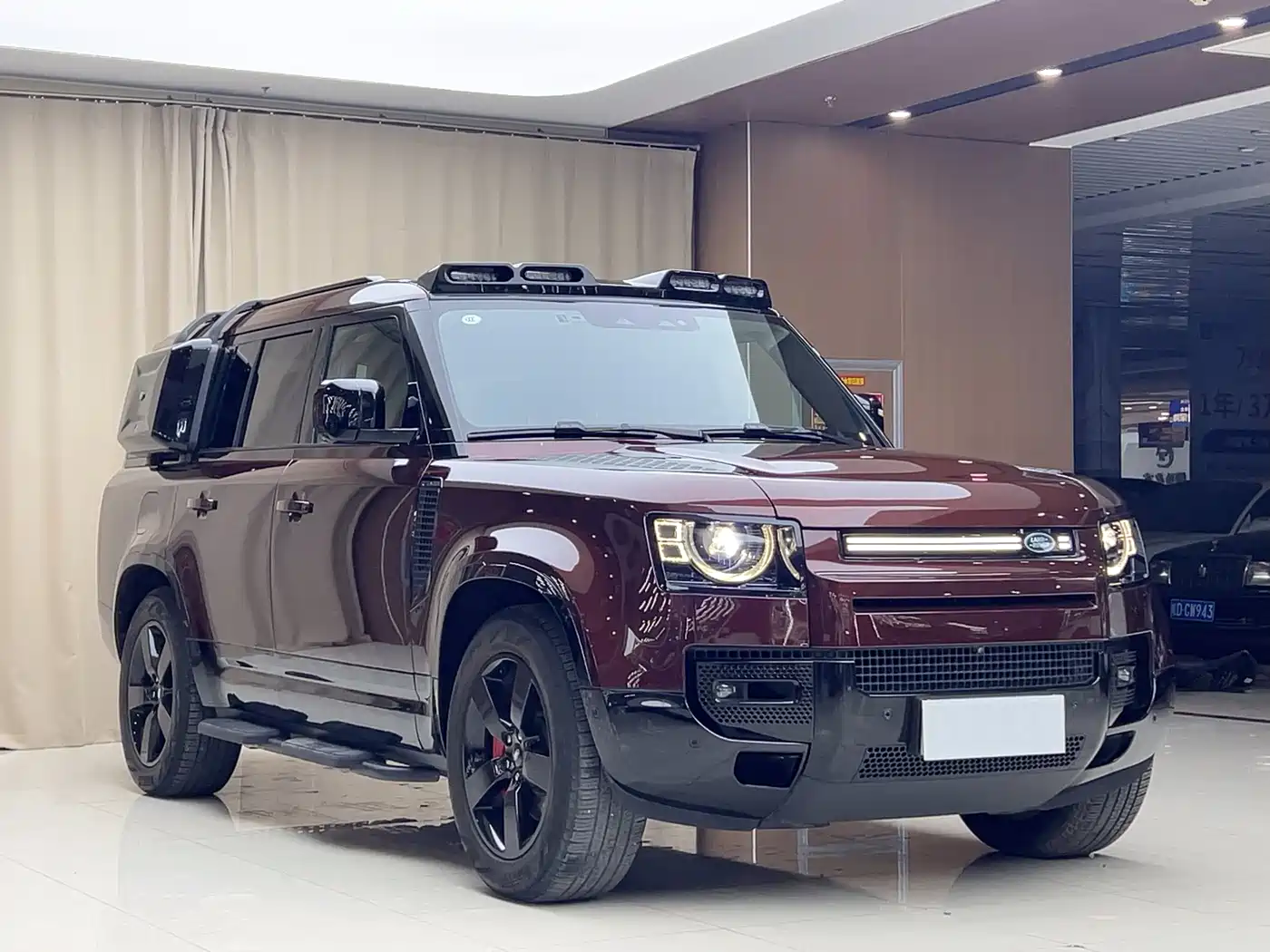 Land Rover Defender 2023 Model Year 130 3.0T P400 HSE фото 3