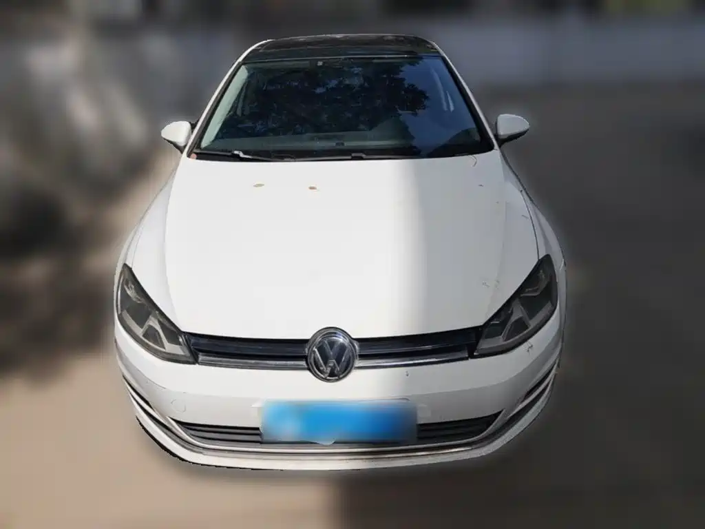 Photo 5 - Volkswagen Golf