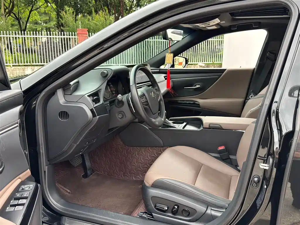 Lexus ES 2024 200 Premium Edition фото 4