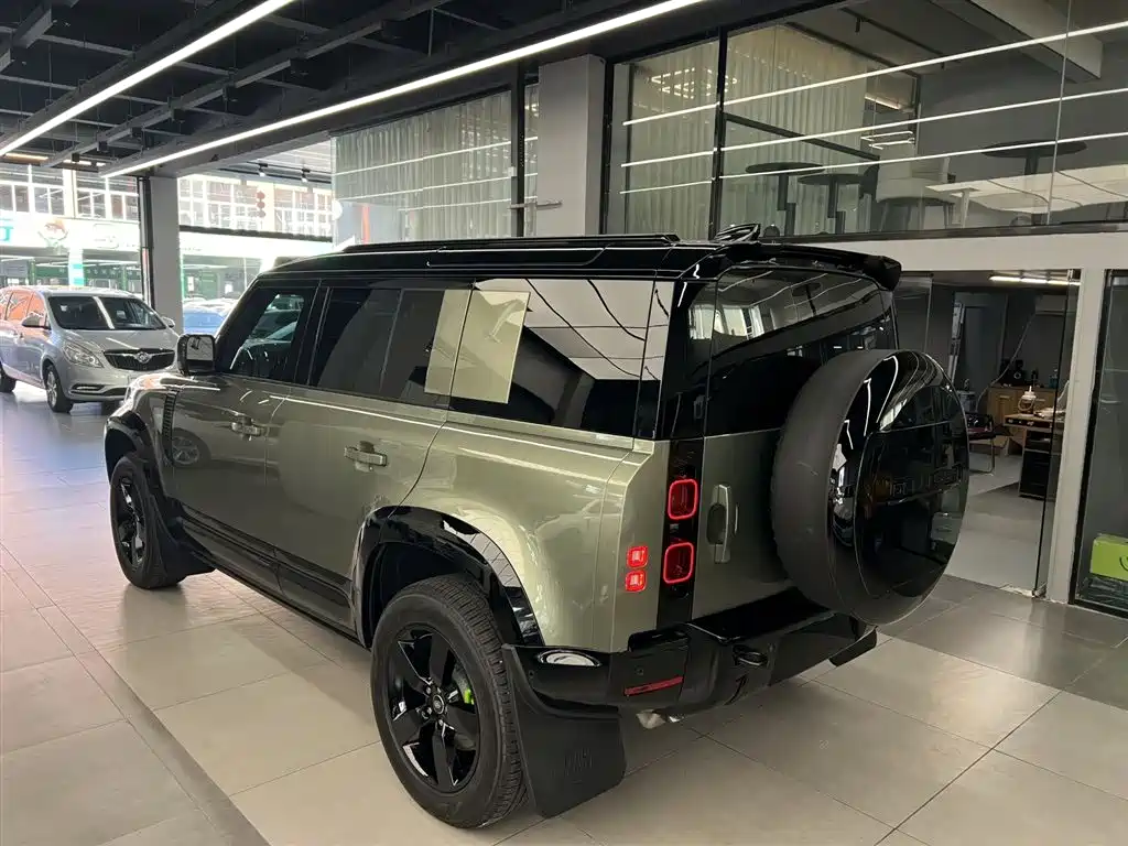 Land Rover Defender 2024 110 3.0T P400 X-DYNAMIC HSE фото 7