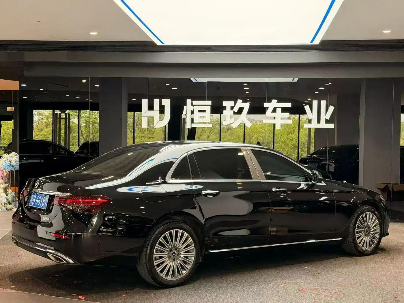 MERCEDES-BENZ E-CLASS