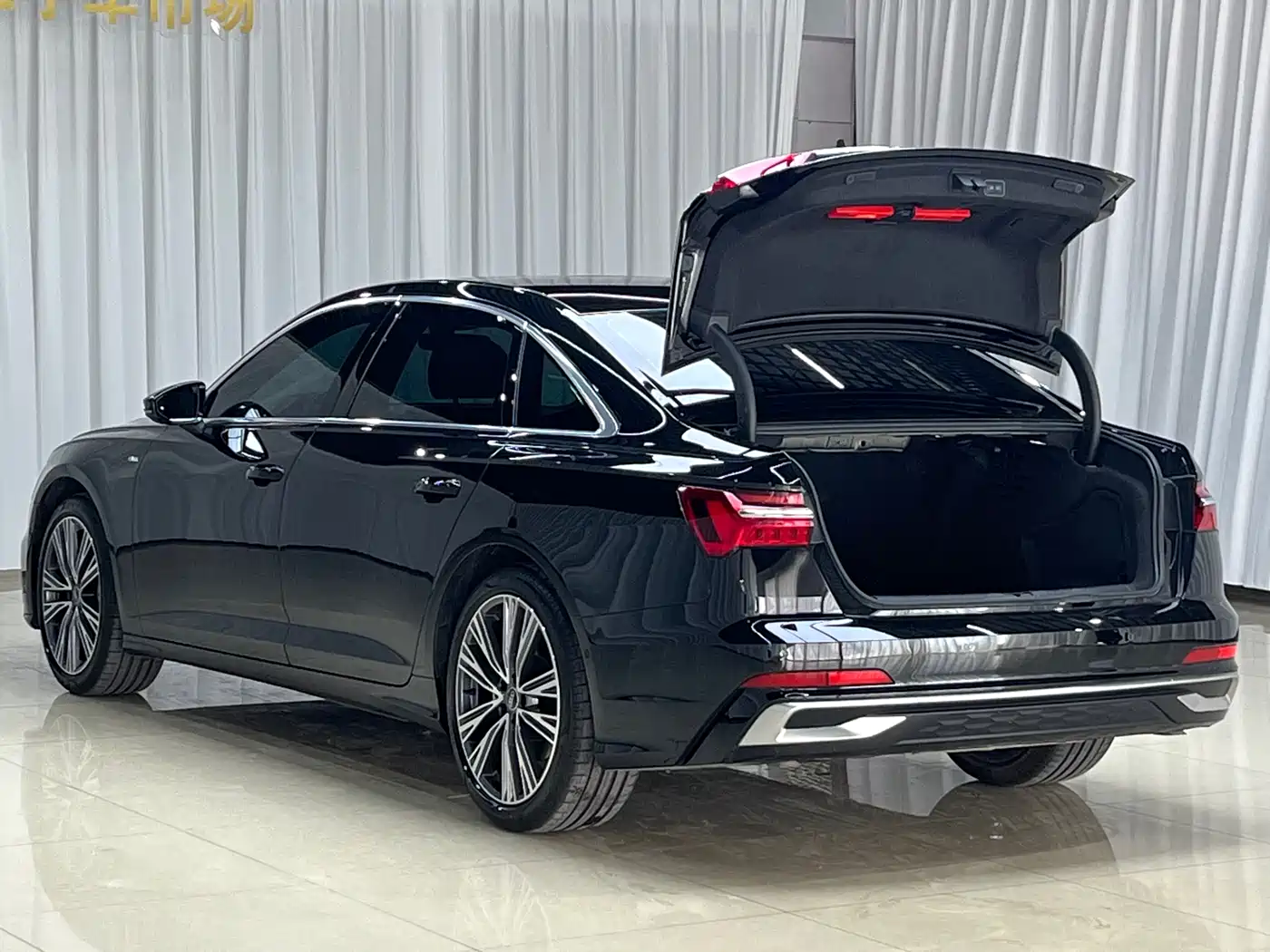 Audi A6L 2024 45 TFSI quattro Exclusive Dynamic фото 8