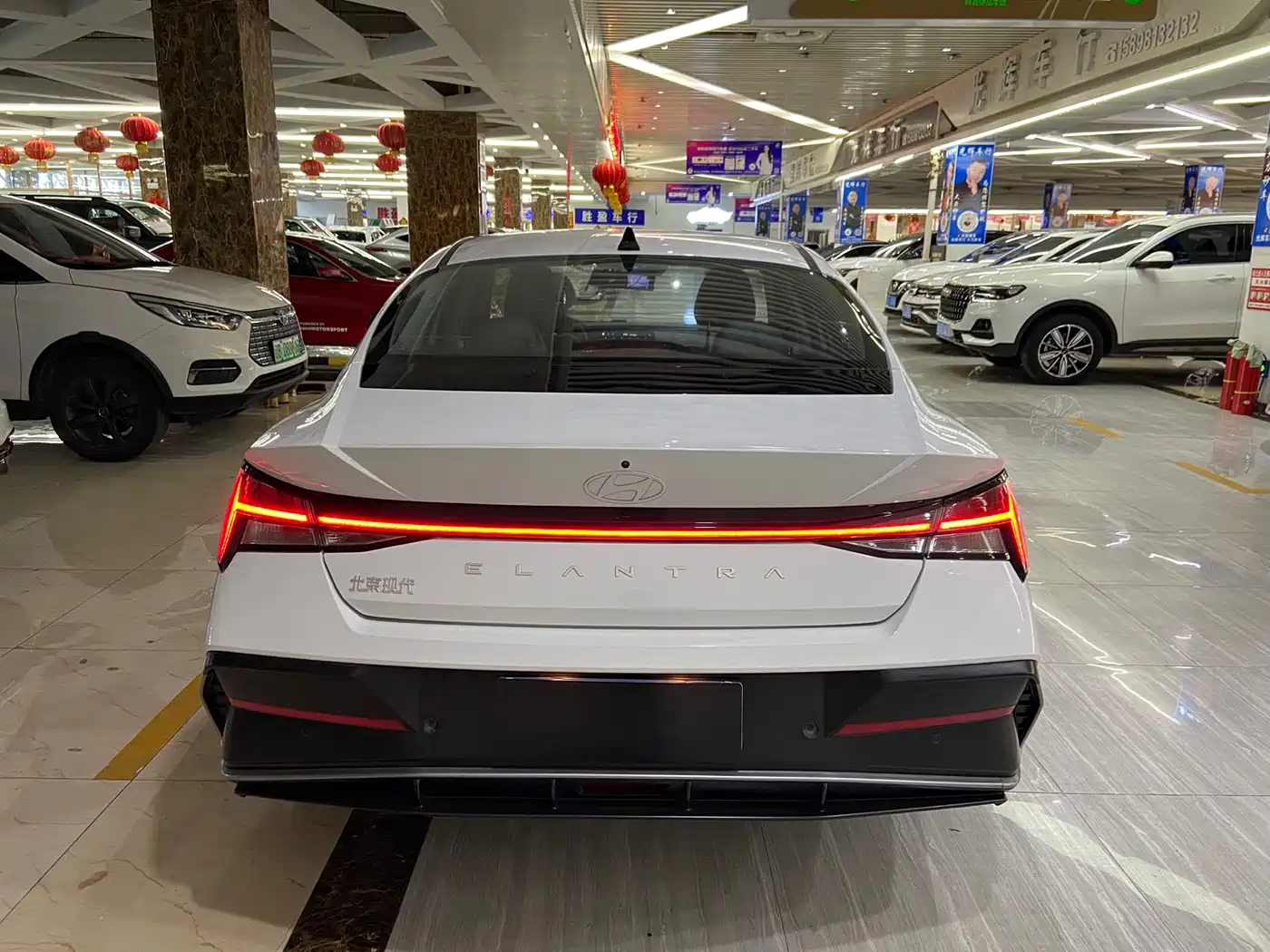 Hyundai Elantra 2023 Model 1.5L CVT LUX Premium Edition фото 5