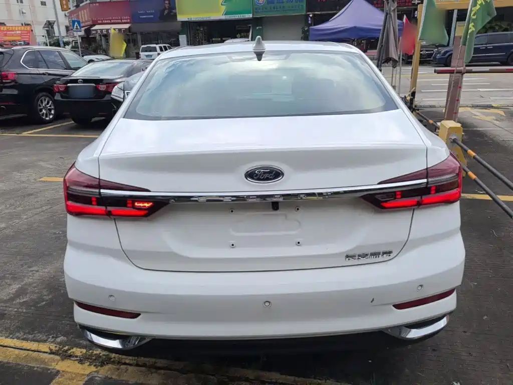 Ford Escort 2022 2021 1.5L Automatic Platinum Edition