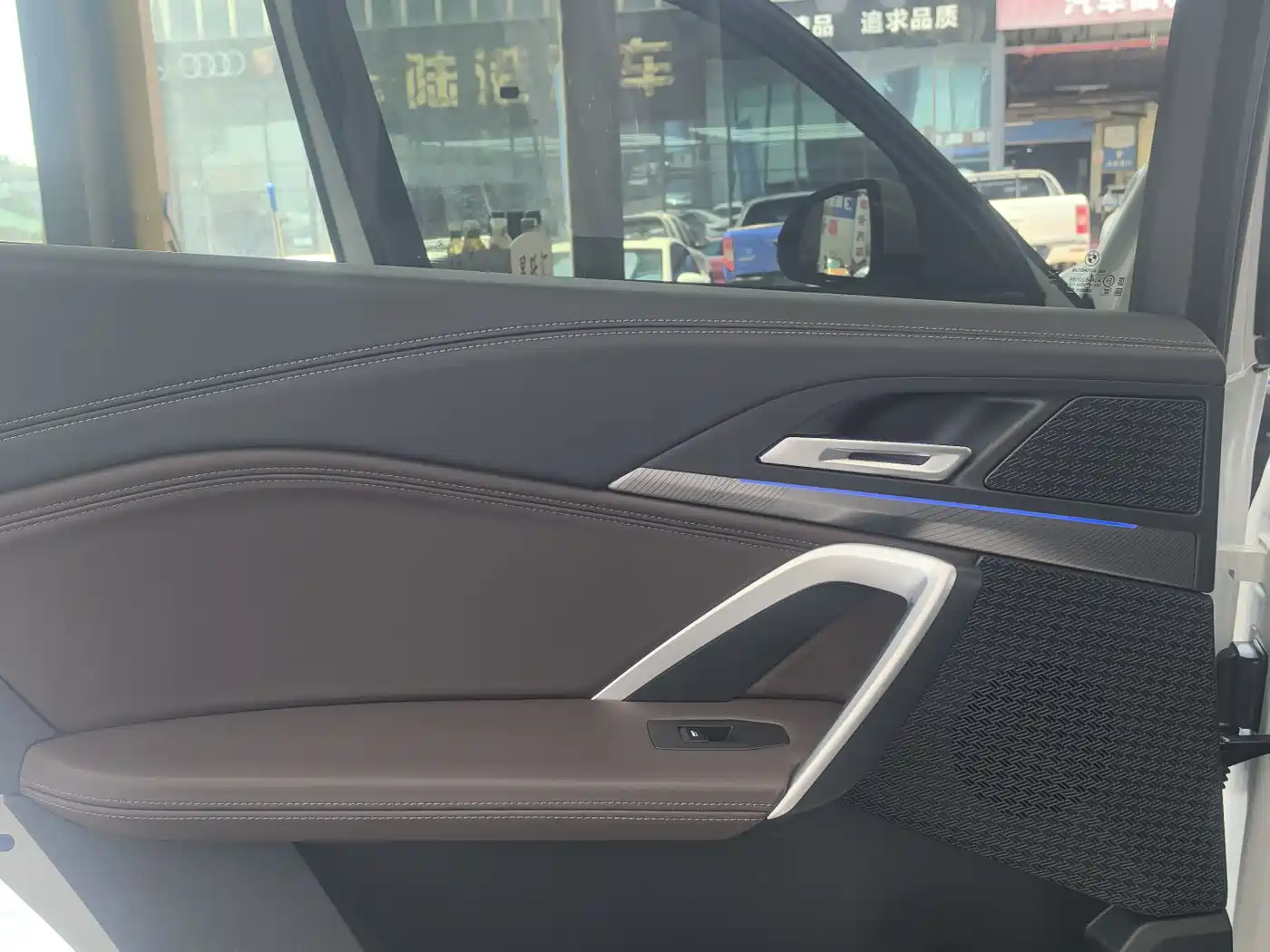 BMW X1 2025 sDrive25Li M Sport Package фото 13