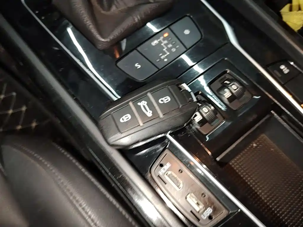 Peugeot 508 2015 1.6THP Auto Excellence Edition фото 9