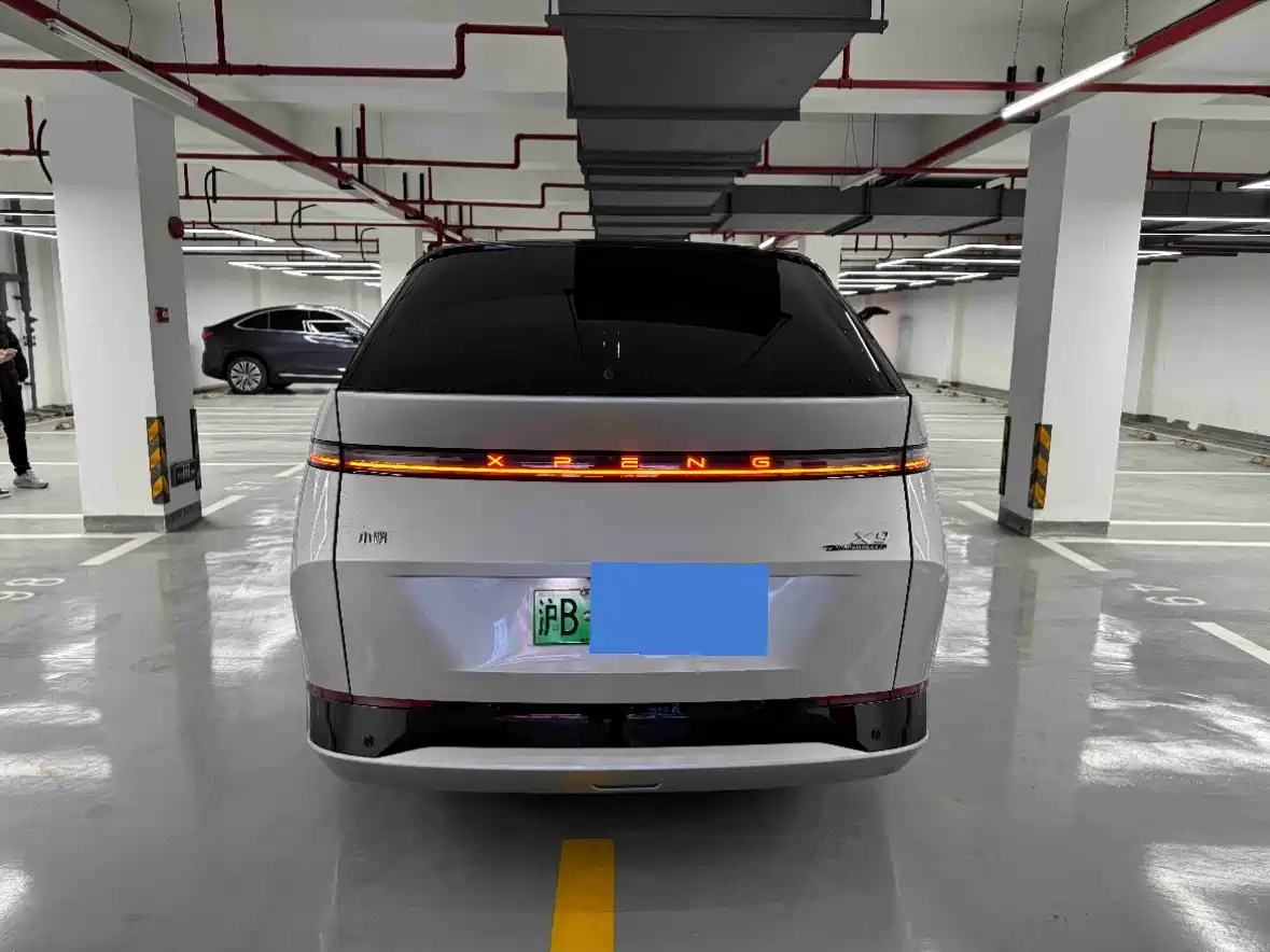 XIAOPENG X9