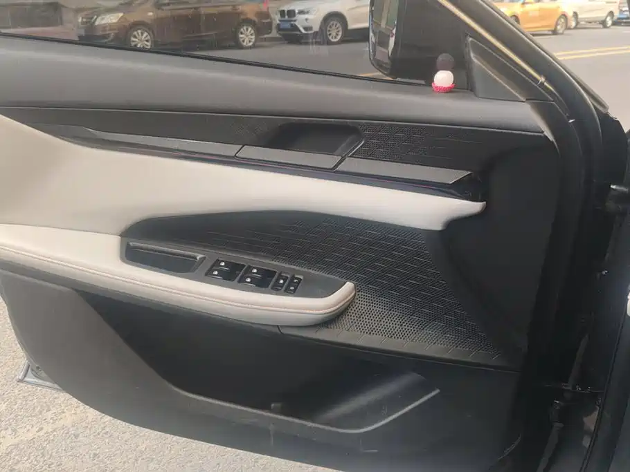 Changan UNI-V iDD 2024 2024 Blue Whale Smart iDD 136km Smart Premium