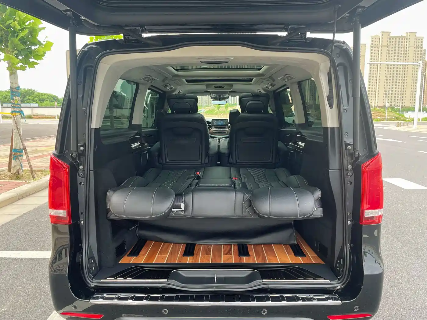 Mercedes-Benz V-Class 2021 V 260 L Long Wheelbase Luxury Edition фото 8