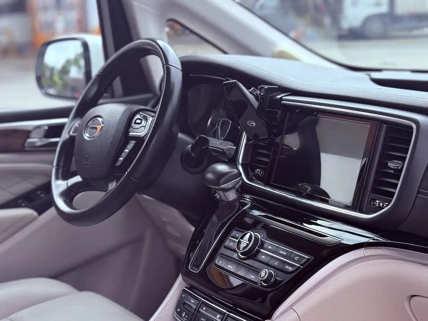 GAC Trumpchi Trumpchi M8 2018 320T Premium Edition фото 19